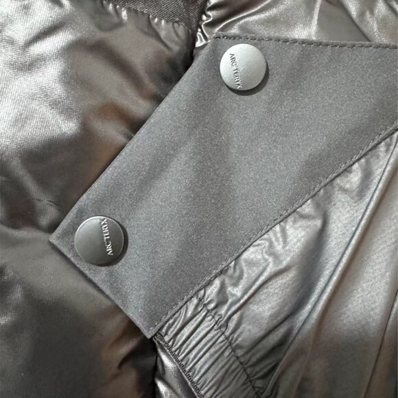 Men's Black Arc'teryx Hooded Down Jacket Size L - Picture 10 of 12